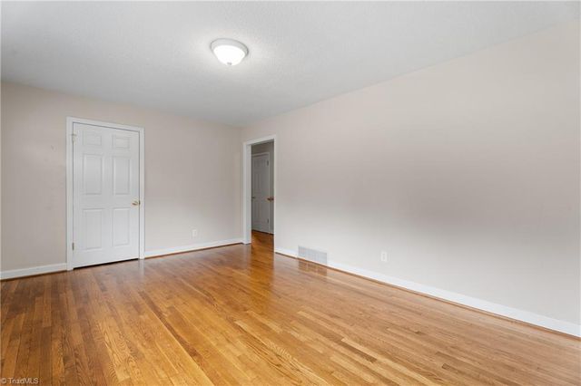 115 Vista Way Drive, Kernersville, NC 27284