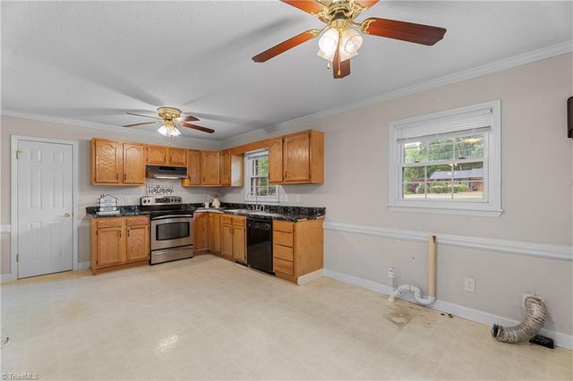115 Vista Way Drive, Kernersville, NC 27284