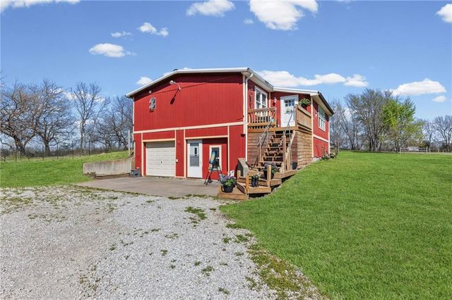 8302 E 221st Street, Peculiar, MO 64078