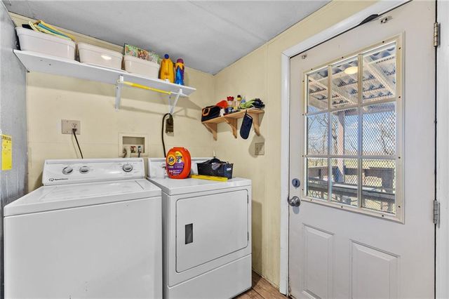 8302 E 221st Street, Peculiar, MO 64078