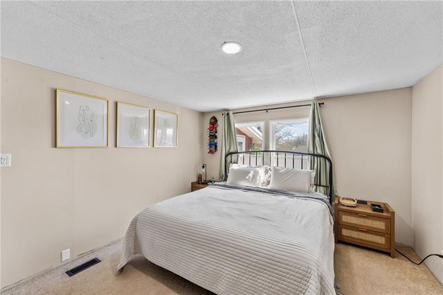 8302 E 221st Street, Peculiar, MO 64078