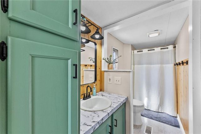 8302 E 221st Street, Peculiar, MO 64078