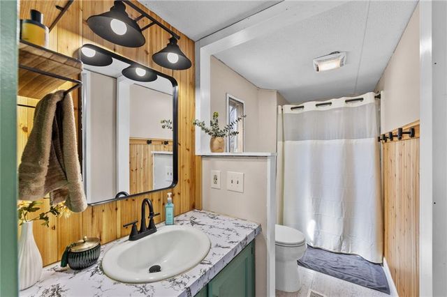 8302 E 221st Street, Peculiar, MO 64078