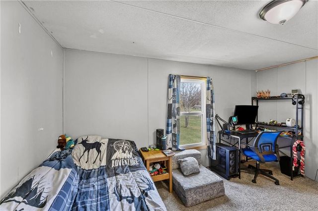 8302 E 221st Street, Peculiar, MO 64078