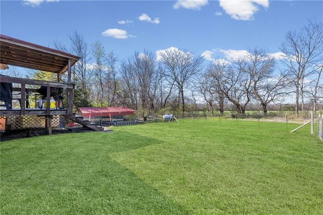 8302 E 221st Street, Peculiar, MO 64078
