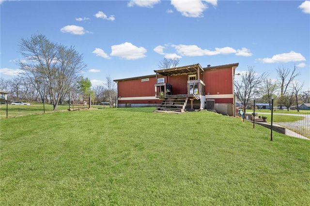 8302 E 221st Street, Peculiar, MO 64078