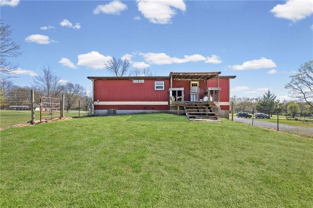 8302 E 221st Street, Peculiar, MO 64078