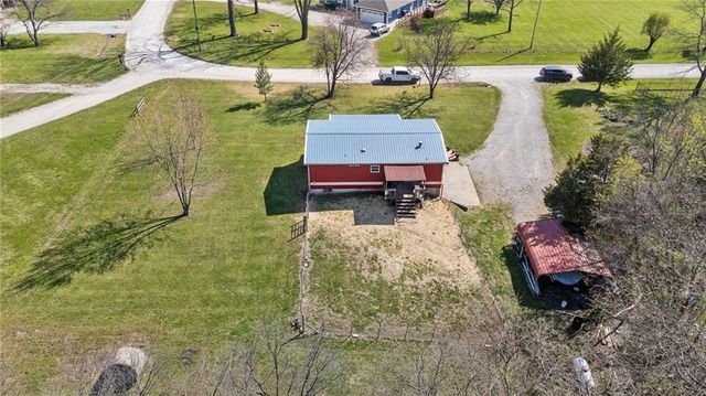 8302 E 221st Street, Peculiar, MO 64078