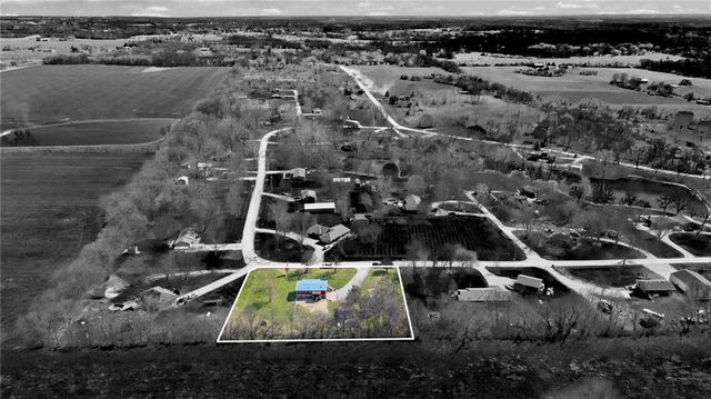 8302 E 221st Street, Peculiar, MO 64078