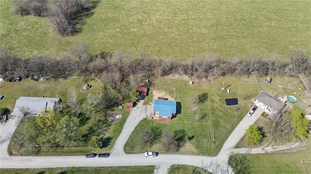 8302 E 221st Street, Peculiar, MO 64078