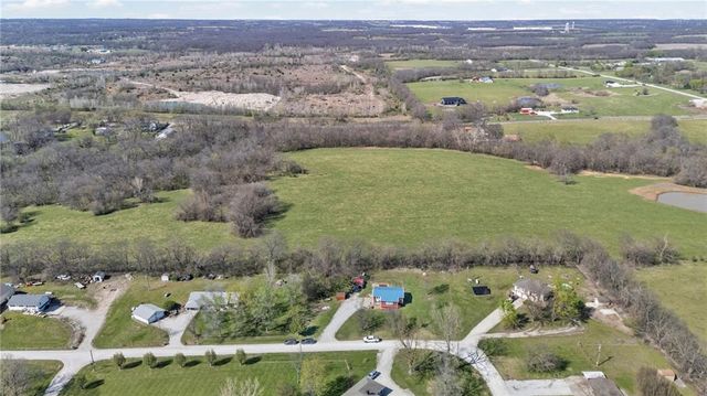 8302 E 221st Street, Peculiar, MO 64078