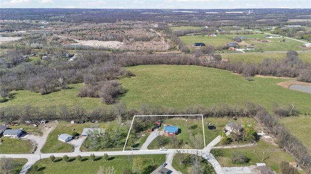 8302 E 221st Street, Peculiar, MO 64078