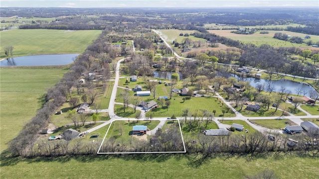 8302 E 221st Street, Peculiar, MO 64078