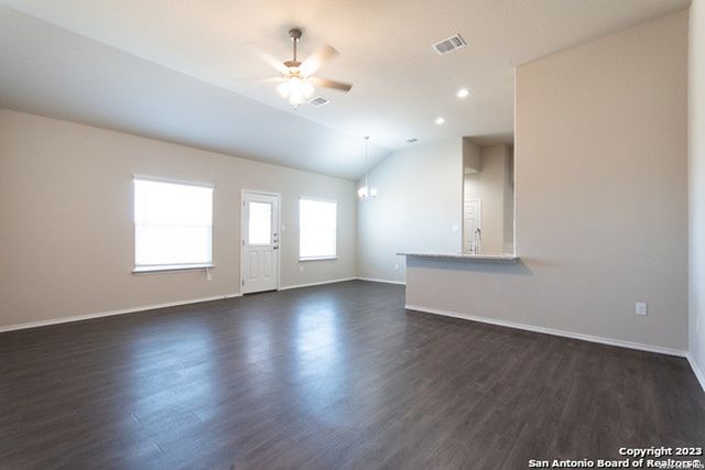 9224 CANYON BND, Converse, TX 78109