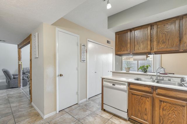 66 Calle De La Noche Boulevard NE, Albuquerque, NM 87109