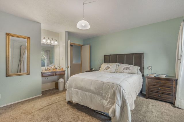 66 Calle De La Noche Boulevard NE, Albuquerque, NM 87109