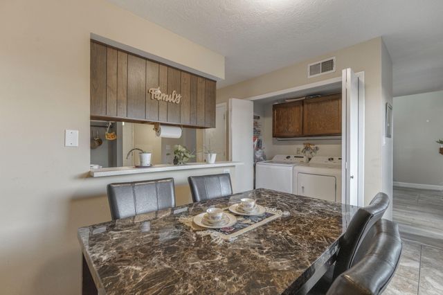 66 Calle De La Noche Boulevard NE, Albuquerque, NM 87109