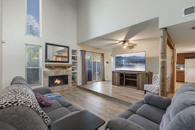 66 Calle De La Noche Boulevard NE, Albuquerque, NM 87109