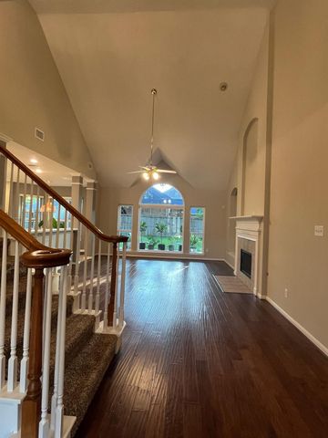 8419 Castle Pond Court, Houston, TX 77095