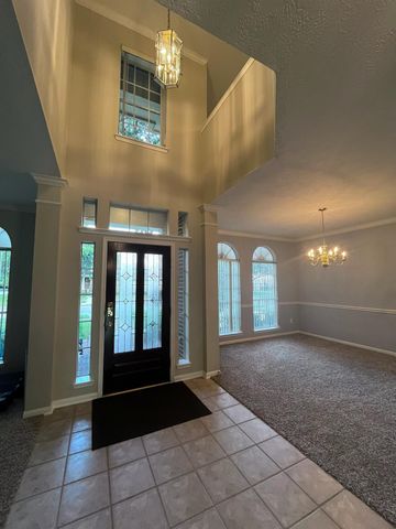 8419 Castle Pond Court, Houston, TX 77095