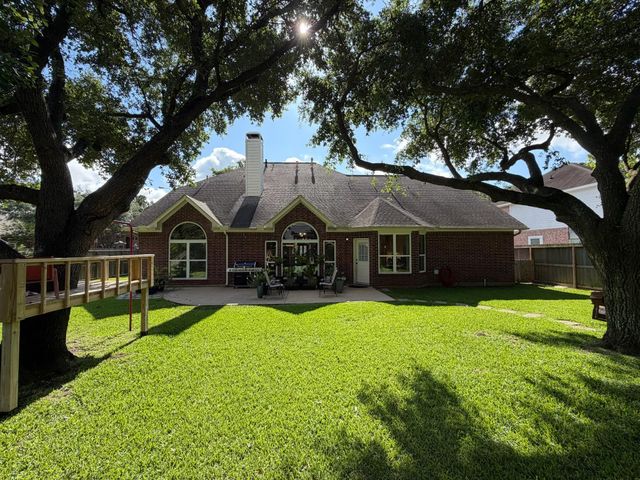 8419 Castle Pond Court, Houston, TX 77095