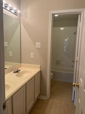 8419 Castle Pond Court, Houston, TX 77095