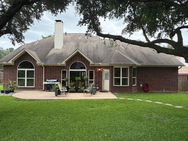 8419 Castle Pond Court, Houston, TX 77095