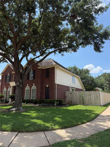 8419 Castle Pond Court, Houston, TX 77095