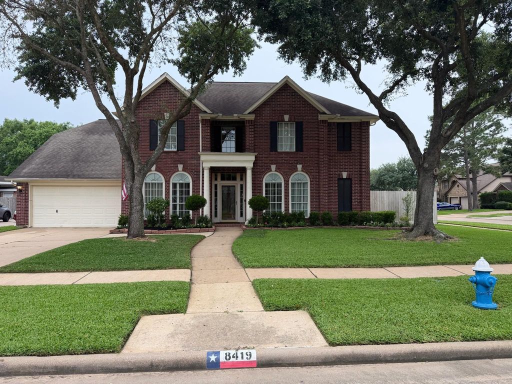 8419 Castle Pond Court, Houston, TX 77095