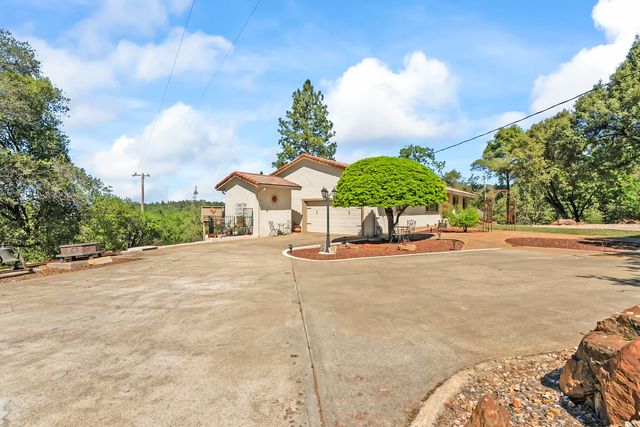 17065 Niles Rd, Jackson, CA 95642