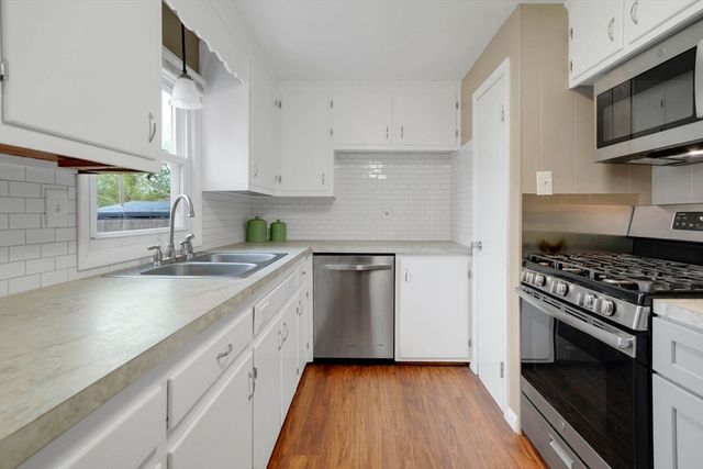 45 Juniper Dr, Springfield, MA 01119