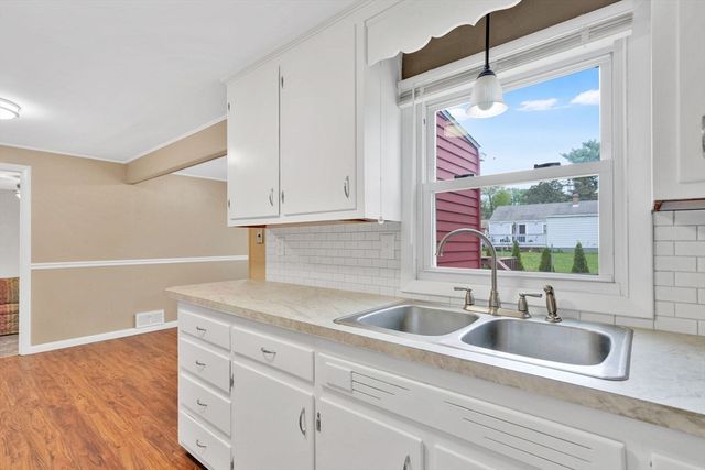 45 Juniper Dr, Springfield, MA 01119