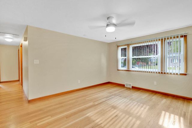45 Juniper Dr, Springfield, MA 01119