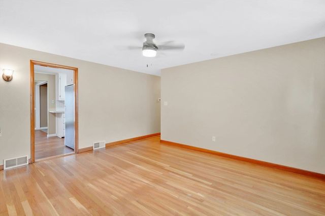 45 Juniper Dr, Springfield, MA 01119