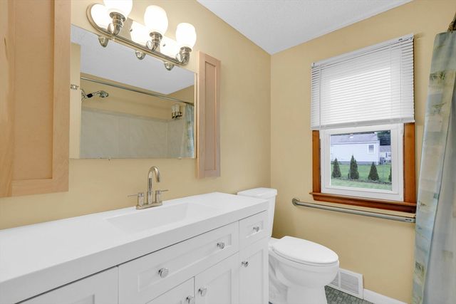 45 Juniper Dr, Springfield, MA 01119