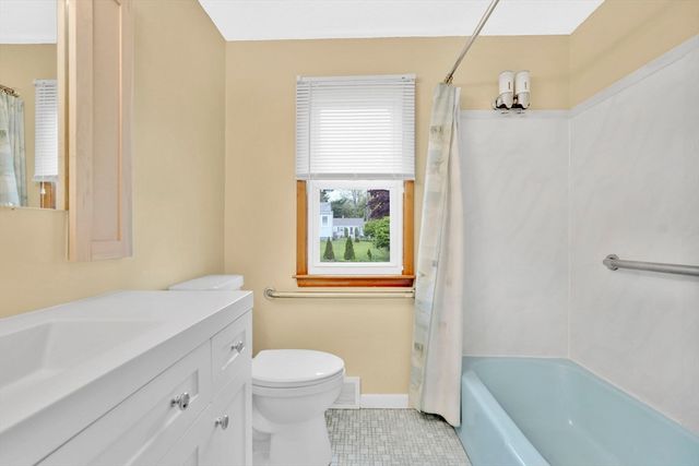 45 Juniper Dr, Springfield, MA 01119