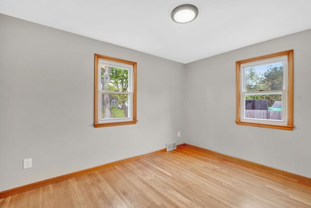45 Juniper Dr, Springfield, MA 01119