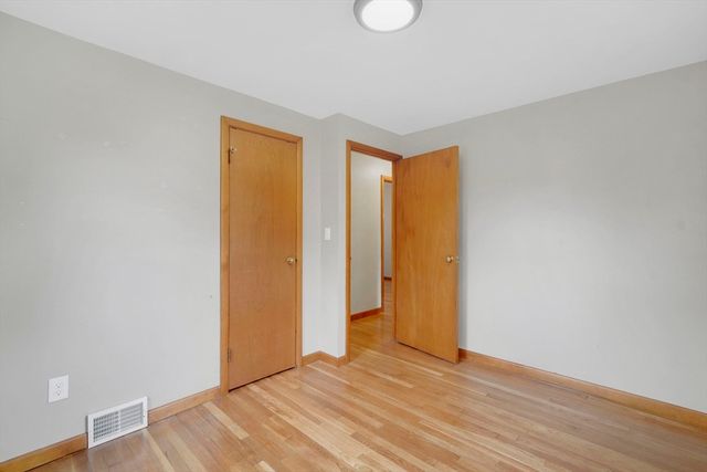45 Juniper Dr, Springfield, MA 01119