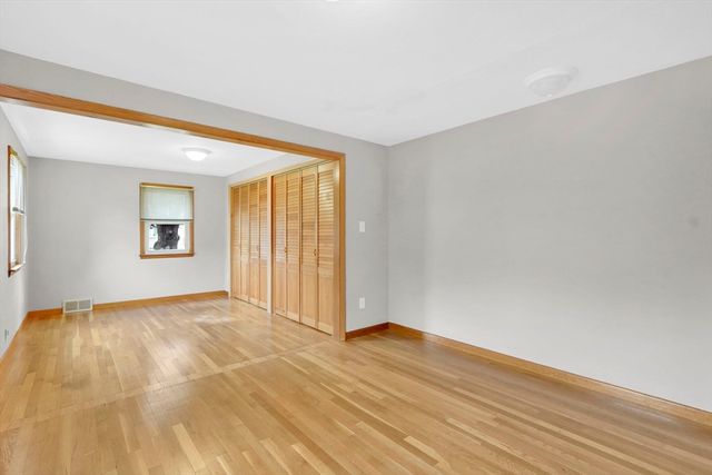 45 Juniper Dr, Springfield, MA 01119