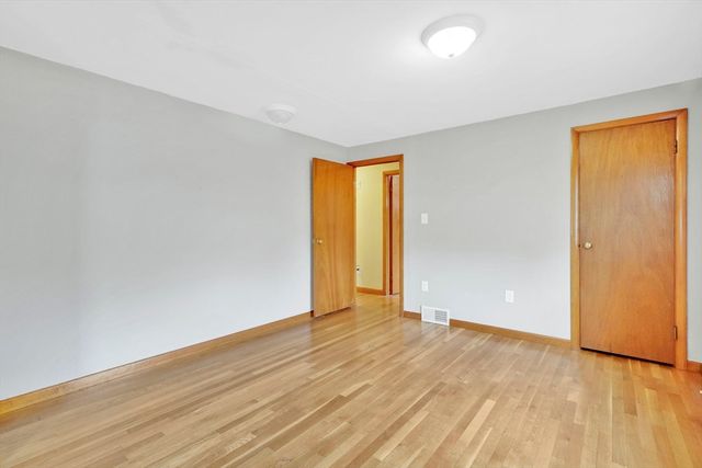 45 Juniper Dr, Springfield, MA 01119