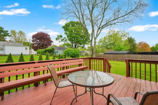 45 Juniper Dr, Springfield, MA 01119