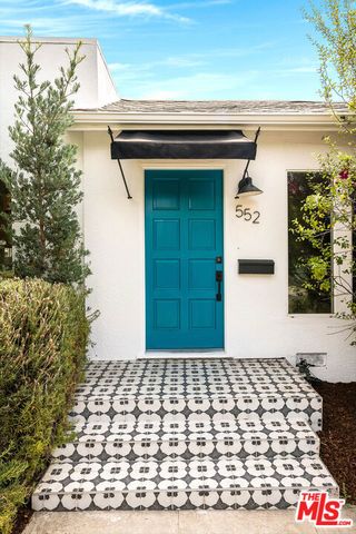 552 N Bronson Avenue, Los Angeles, CA 90004