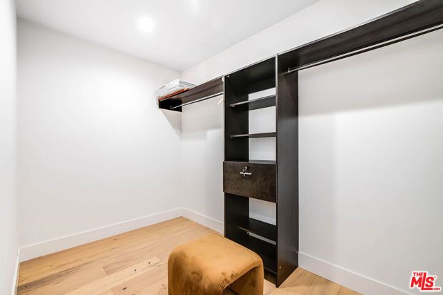 552 N Bronson Avenue, Los Angeles, CA 90004