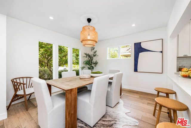 552 N Bronson Avenue, Los Angeles, CA 90004