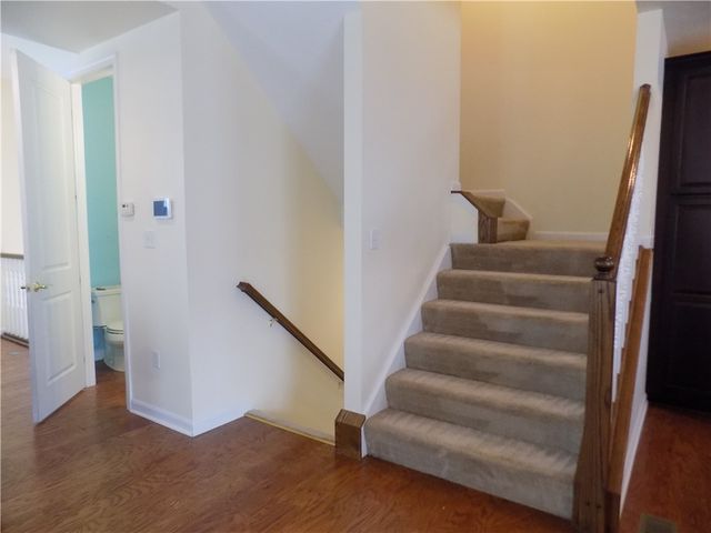 221 Riverfront St, Oakmont, PA 15139