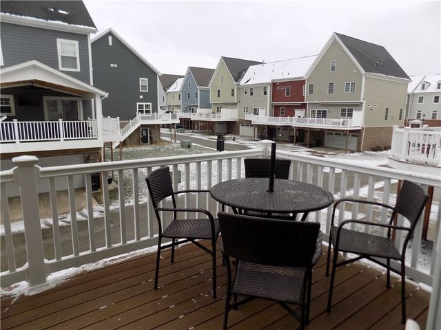 221 Riverfront St, Oakmont, PA 15139