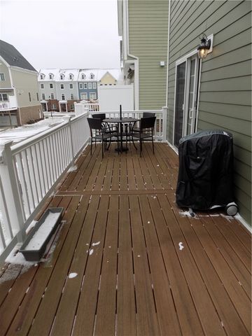 221 Riverfront St, Oakmont, PA 15139