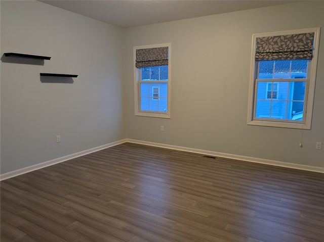 221 Riverfront St, Oakmont, PA 15139