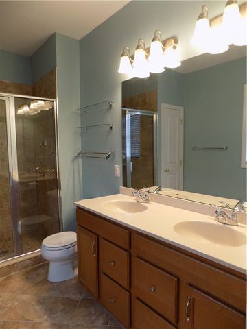 221 Riverfront St, Oakmont, PA 15139