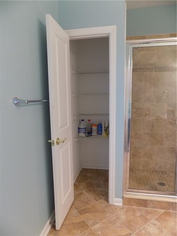 221 Riverfront St, Oakmont, PA 15139